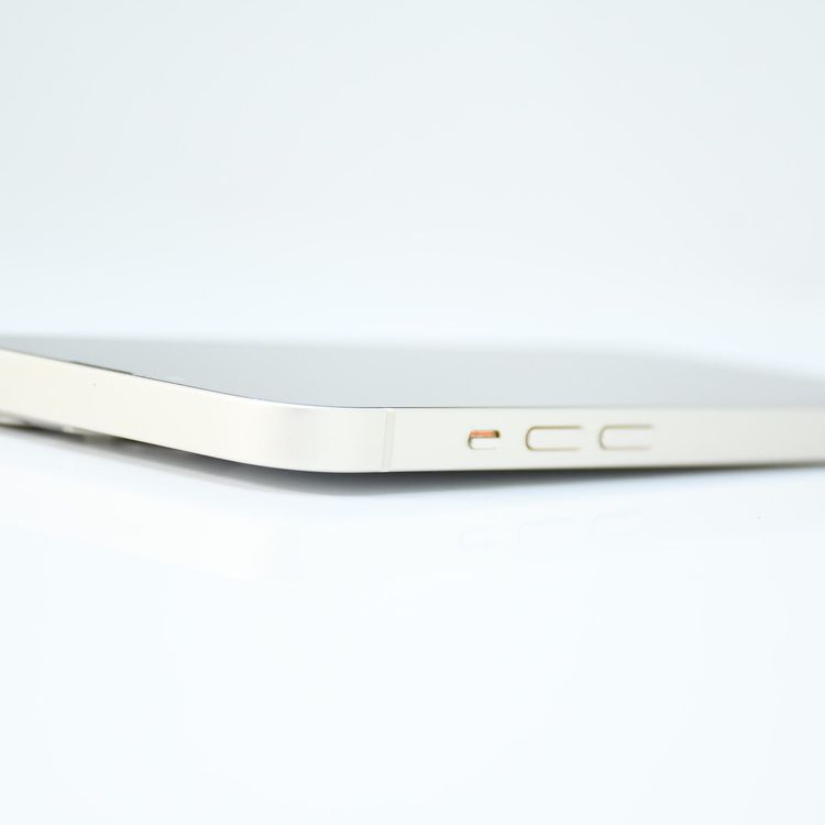 �ڽ����Хåƥ꡼85%�� SIM�ե꡼ iPhone13 128GB �������饤��