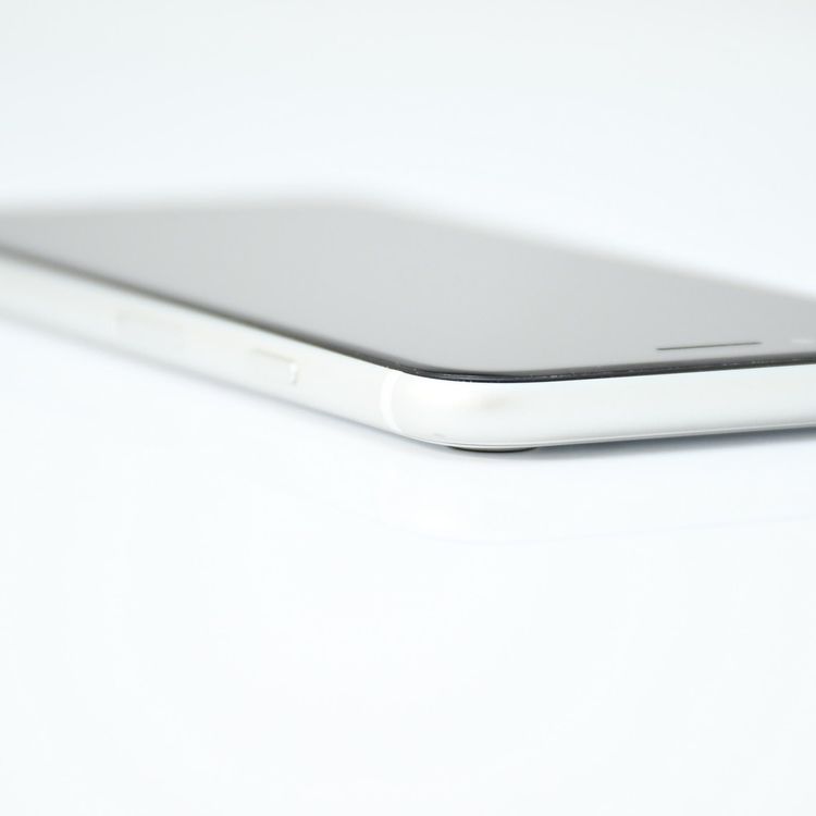 �����ʡ������Хåƥ꡼��������92���SIM�ե꡼iPhone SE �裲���� 64GB