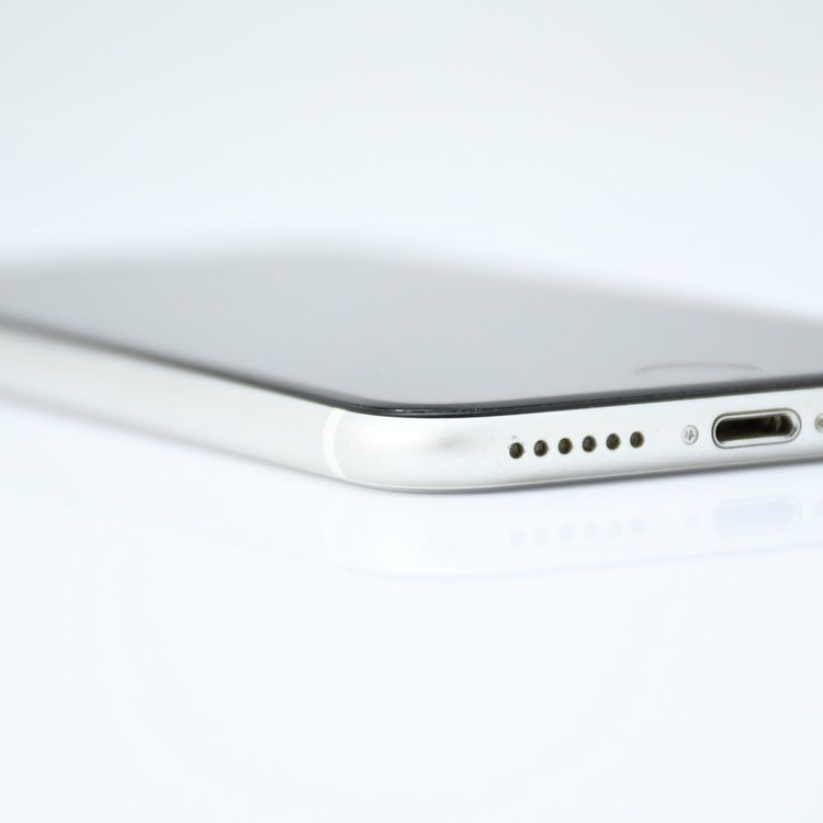 �ڱվ����ʡ������Хåƥ꡼89���SIM�ե꡼ iPhone SE �裲���� 64GB �ۥ磻��