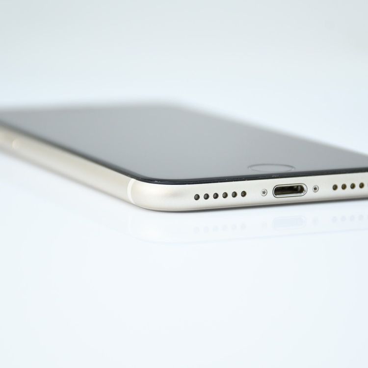 ʡưġ100 %au SIMե꡼ iPhoneSE 裳 64GB饤