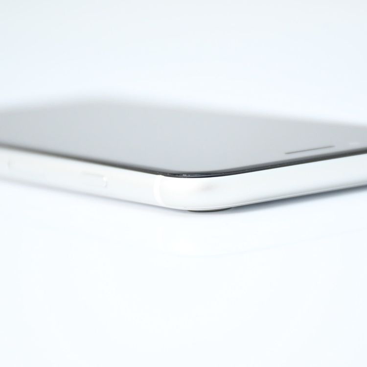 ���������SIM�ե꡼ iPhone SE �裲���� 128GB �ۥ磻��