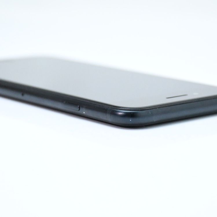 ưġ100 %au SIMե꡼ iPhone SE 3 64GB ߥåɥʥ