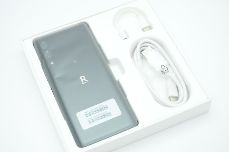 �ڥ������å���襭�󥰡�SIM�ե꡼ Rakuten Hand5G P780 �֥�å�
