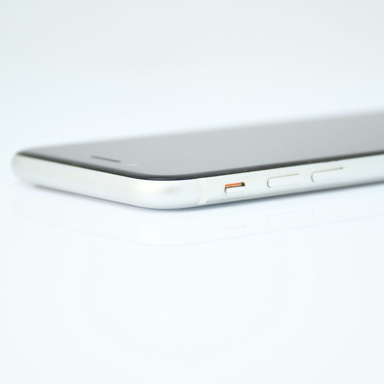 �����ʡ������Хåƥ꡼��������81���SIM�ե꡼ iPhone SE �裲���� 128GB�ۥ磻��