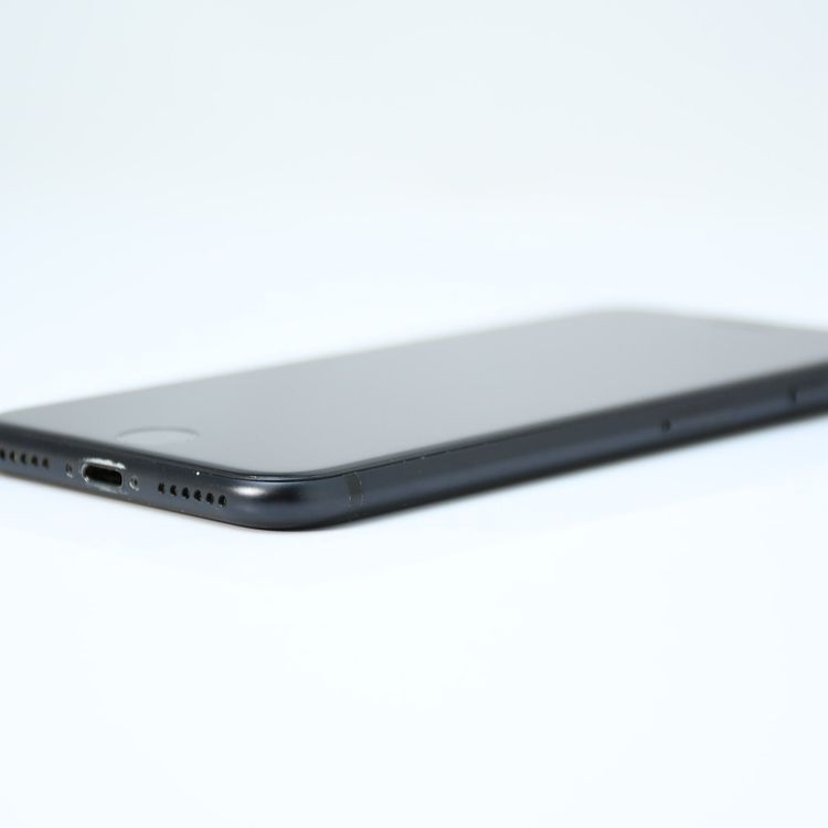 SIM�ե꡼ iPhone SE �裲���� 64GB �֥�å�