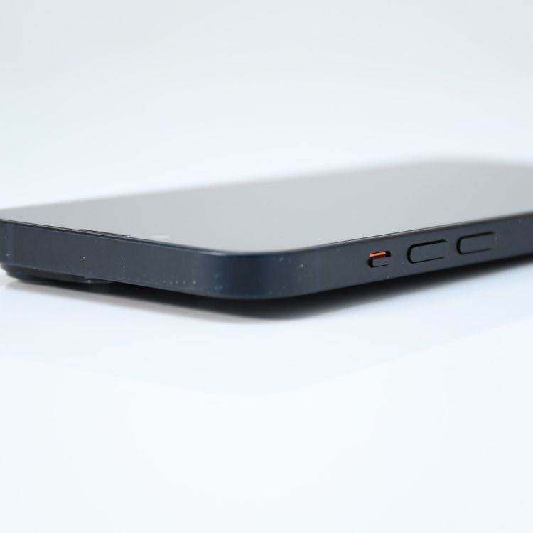 ڽХåƥ꡼ 82docomo SIMե꡼ iPhone14 128GB