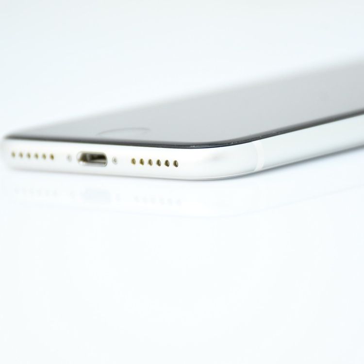 ��ư��ġ�����100 %�����ʡ�docomo SIM�ե꡼ iPhone SE�裲���� 128GB