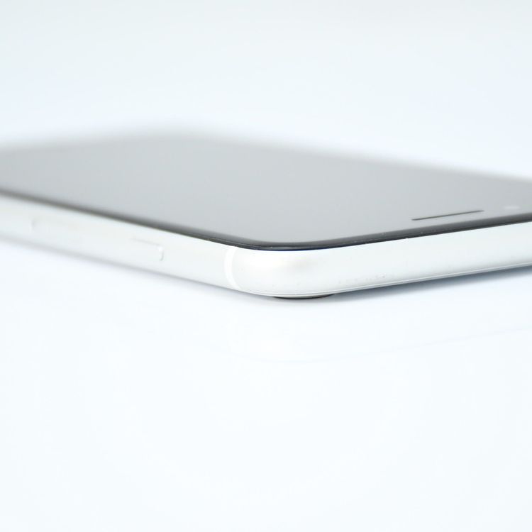 �����ʡ�au SIM�ե꡼ iPhone SE �裲���� 128GB �ۥ磻��