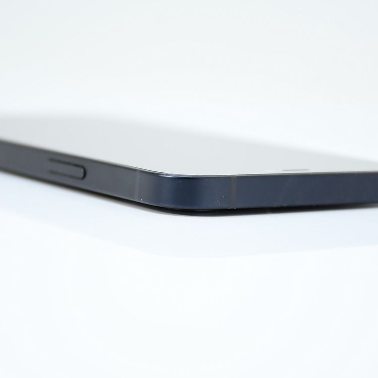 �ڱվ����ʡ��Хåƥ꡼80�����°�ʴ�����docomo SIM�ե꡼iPhone 12 64GB