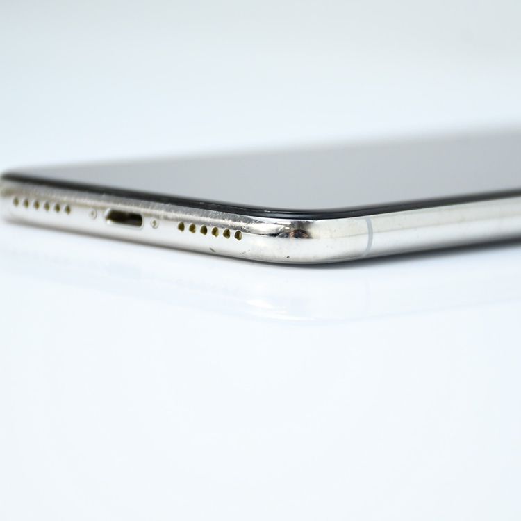�ڱվ����ʡ�ư��ġ�����100 %��au SIM�ե꡼iPhone X 256GB ����С�
