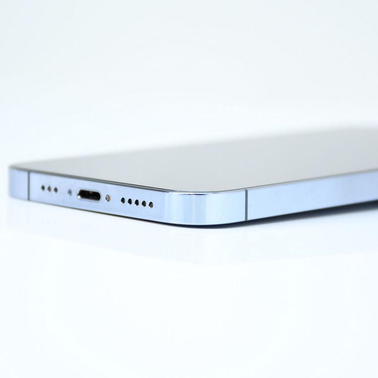 ��ư��ġ�����100 %���վ����ʡ�docomo SIM�ե꡼ iPhone13 Pro 256GB