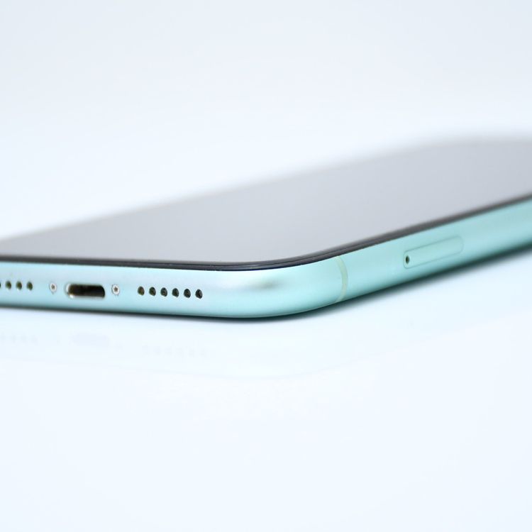 【液晶美品】SIMフリー iPhone11 256GB グリーン
