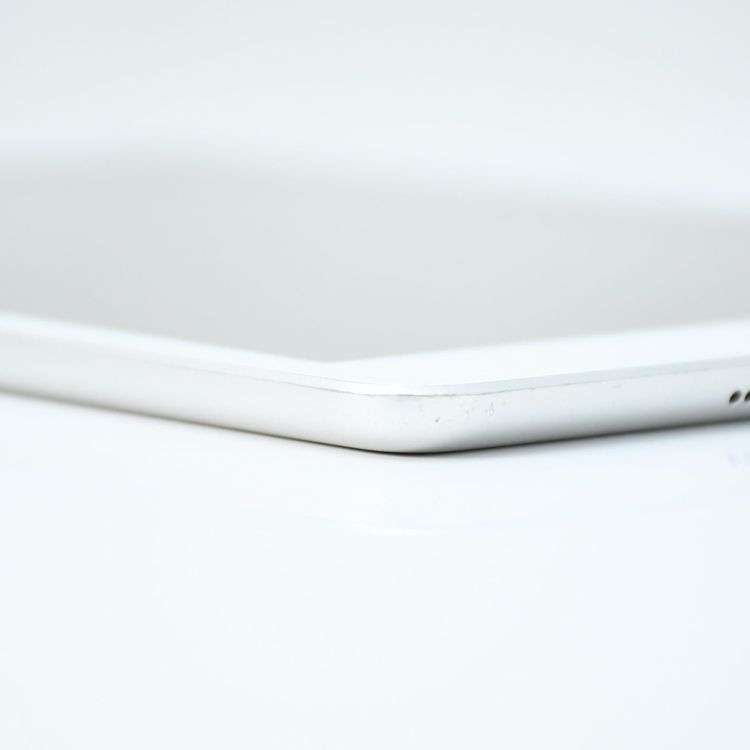 ڱվʡ80SIMե꡼ iPad 8 Wi-Fi+Cellular 32GB