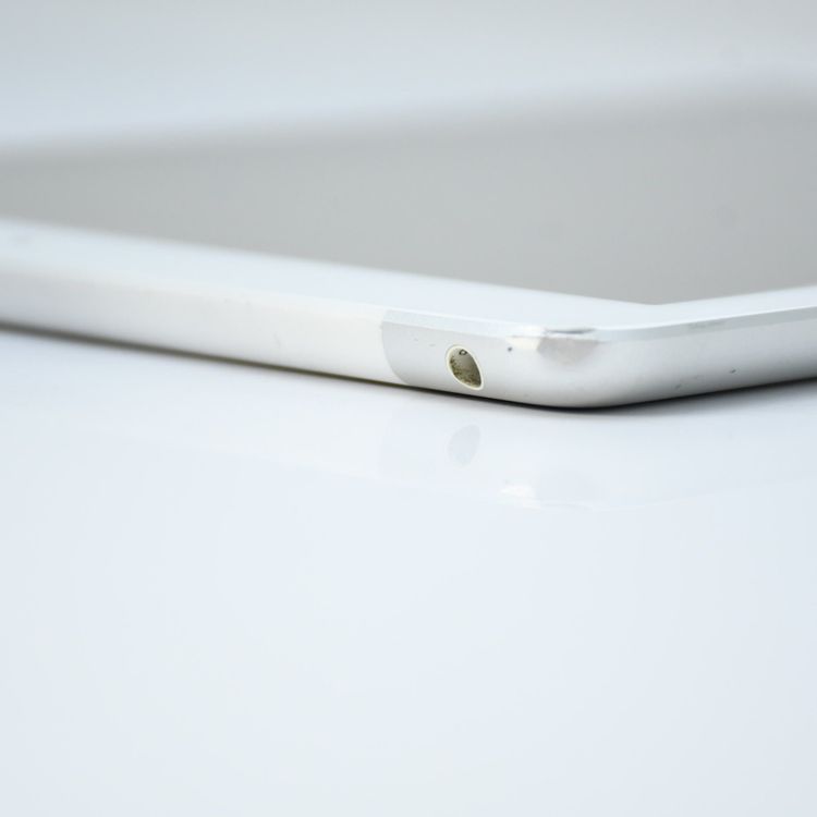 docomo SIM�ե꡼iPad ��6���� Wi-Fi + Cellular 32GB