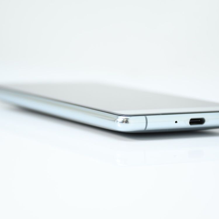 �����ʡ������ɹ���SIM�ե꡼ au Xperia XZ2 Premium SOV38