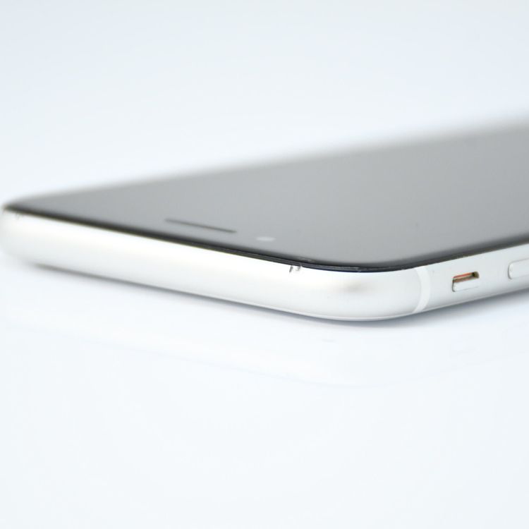 SIM�ե꡼ iPhone SE �裲���� 128GB �ۥ磻��