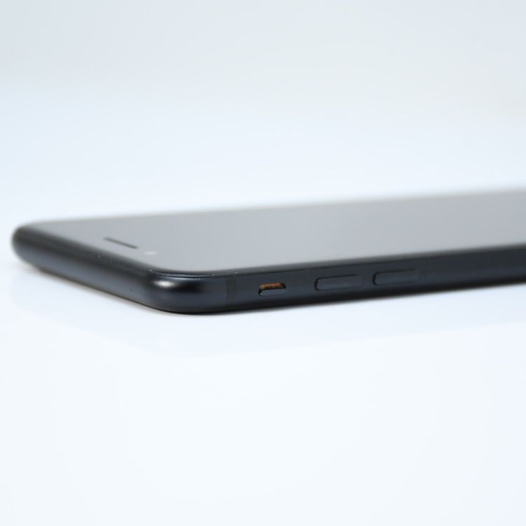 �ڽ����Хåƥ꡼��������80���SIM�ե꡼iPhone SE �裲���� 128GB �֥�å�