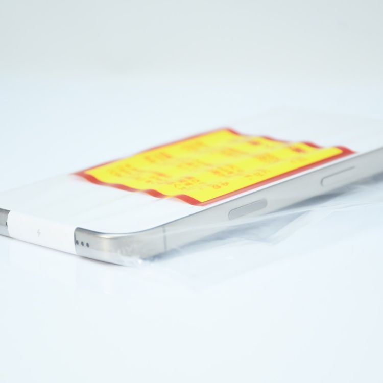 �ڿ���Ʊ�͡�̤������iPhone16 Pro 128GB �ʥ���������˥���