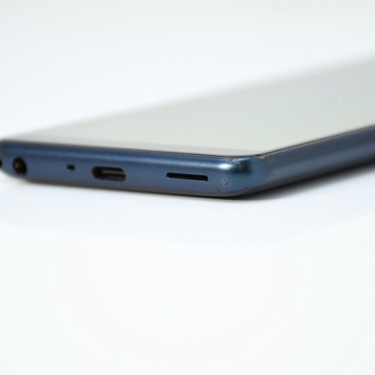 �������ɹ���SIM�ե꡼ docomo arrows Be3 F-02L �֥�å�