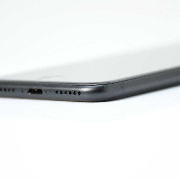 �ڽ�������82%��docomo SIM�ե꡼ iPhone SE��2���� 64GB �֥�å�