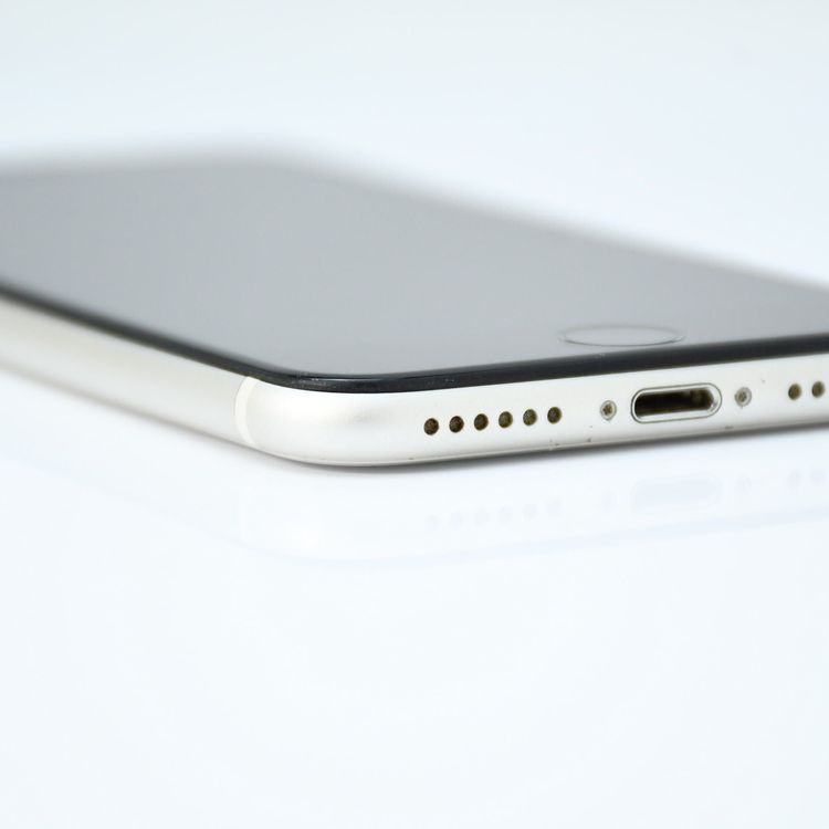 ڱվʡưġ100 %au SIMե꡼ iPhoneSE 裳 64GB