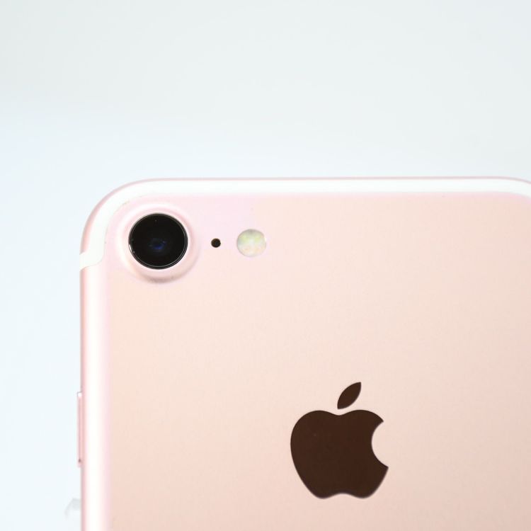 �ڱվ����ʡ� docomo SIM�ե꡼ iPhone 7 32GB �������������
