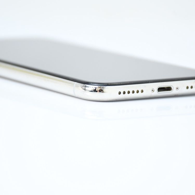 �ڱվ����ʡ������Хåƥ꡼81���SIM�ե꡼ iPhone X 64GB ����С�