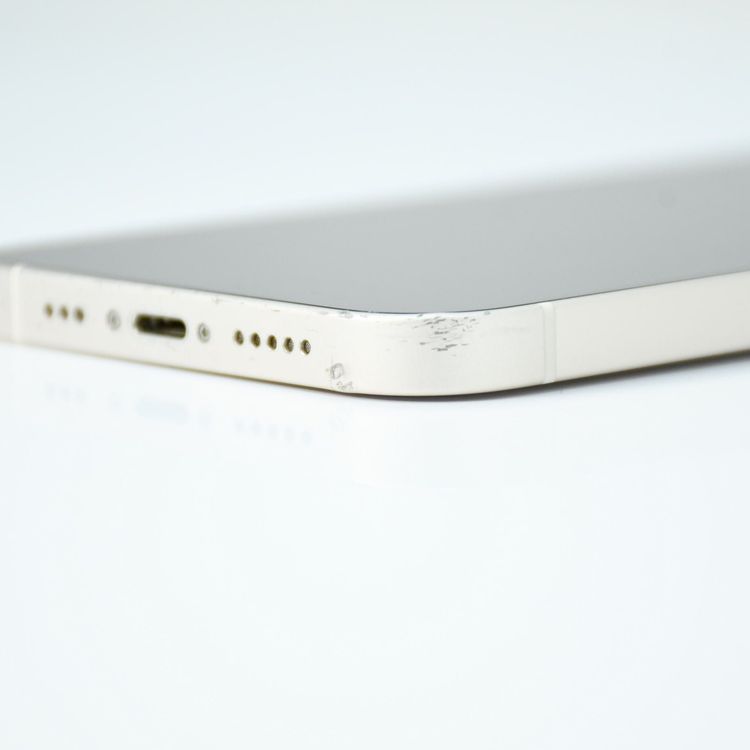 docomo SIM�ե꡼ iPhone12 256GB �ۥ磻��