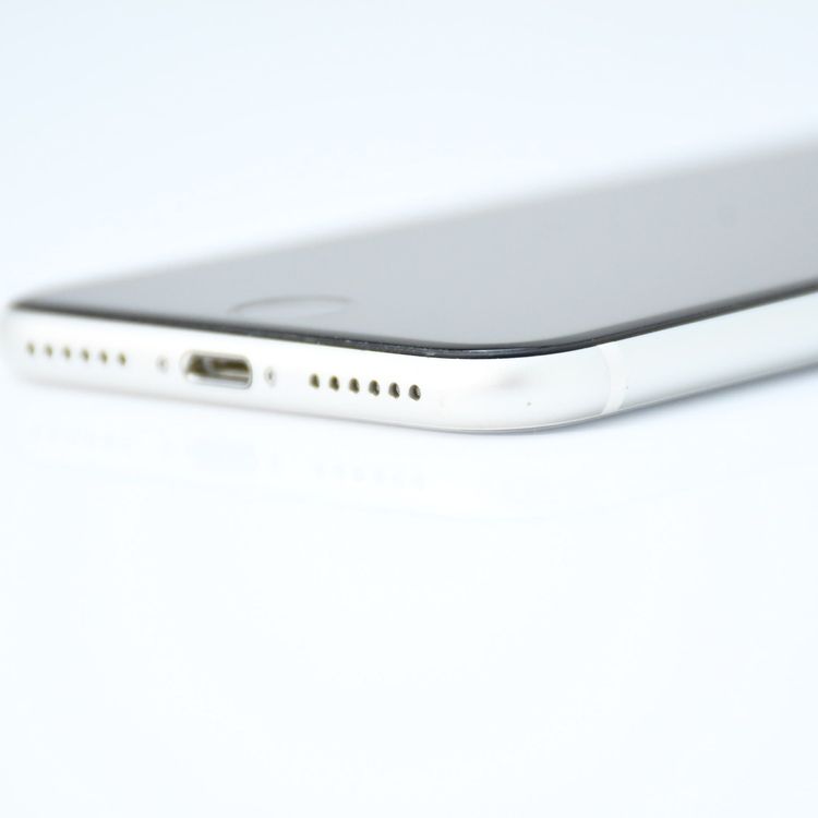 �ڽ����Хåƥ꡼��������95���SIM�ե꡼ iPhone SE �裲���� 64GB �ۥ磻��