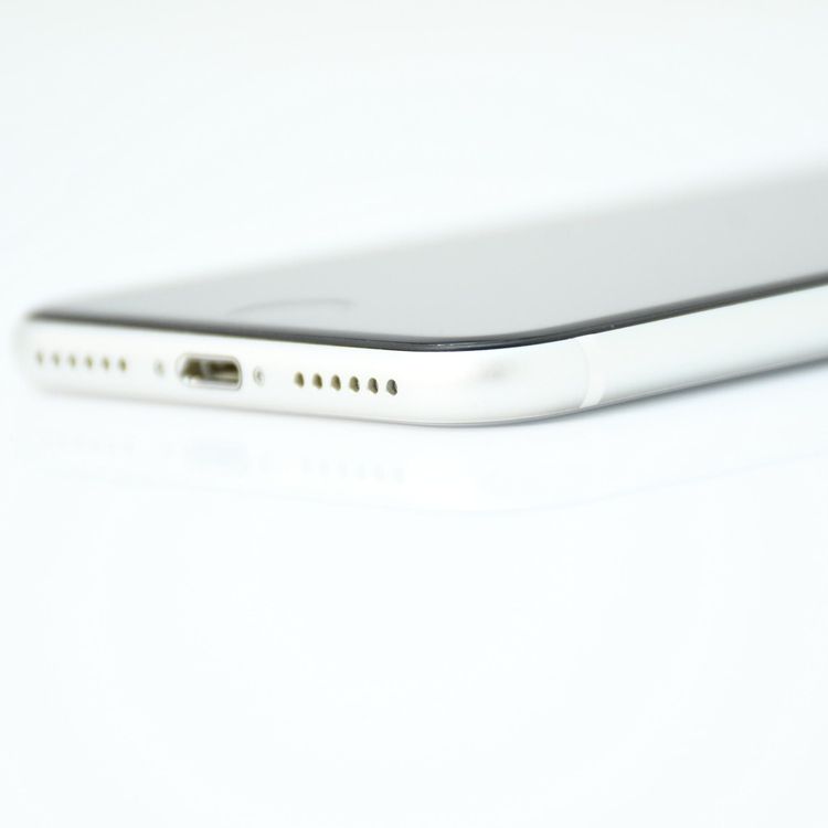 �ڥ���󥯡�SIM�ե꡼ iPhone SE �裲���� 128GB �ۥ磻��