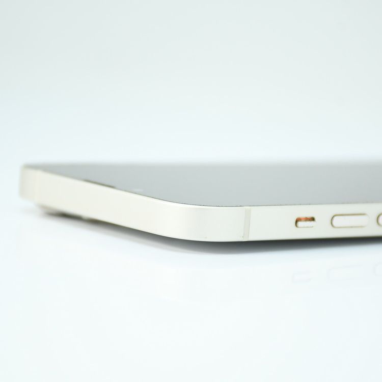 �����ʡ�docomo SIM�ե꡼ iPhone13 128GB �������饤��