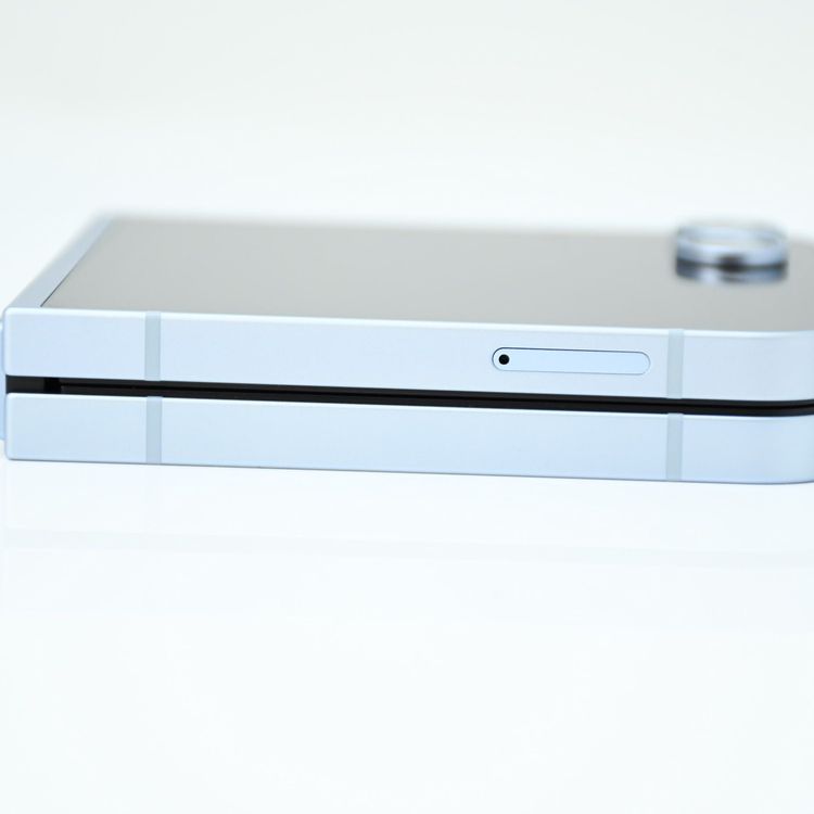 �ڿ���Ʊ�͡�au SIM�ե꡼ Galaxy Z Flip6 SCG29 256GB �֥롼