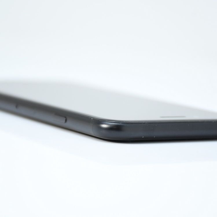 �����ʡ������Хåƥ꡼��������82���SIM�ե꡼ iPhone SE �裲���� 64GB �֥�å�