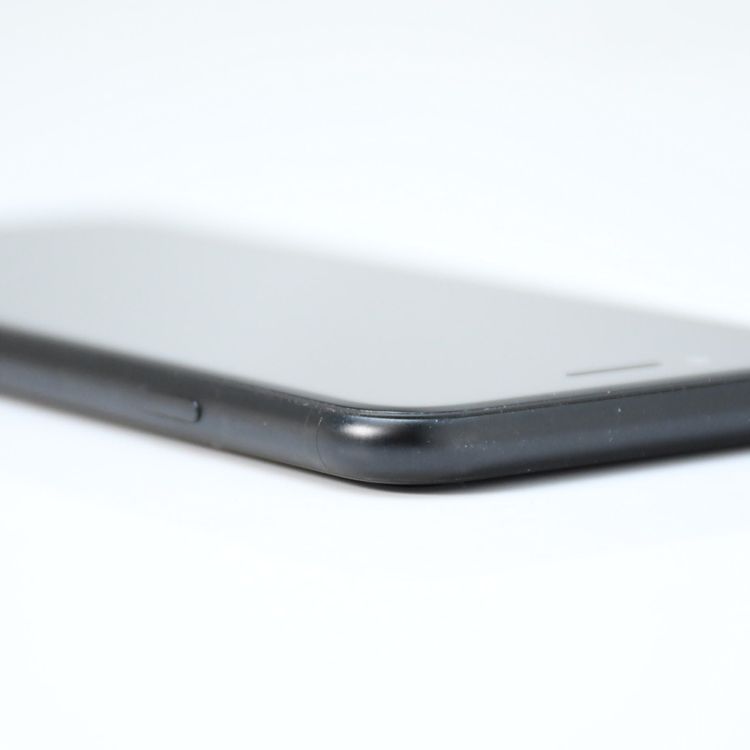 ��ŷ��Х��� SIM�ե꡼ iPhone SE �裲���� 64GB �֥�å�