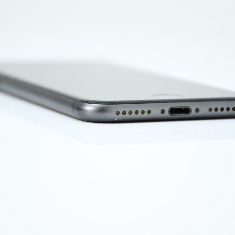�ڱվ����ʡ�SIM�ե꡼ iPhone8 64GB ���ڡ������쥤