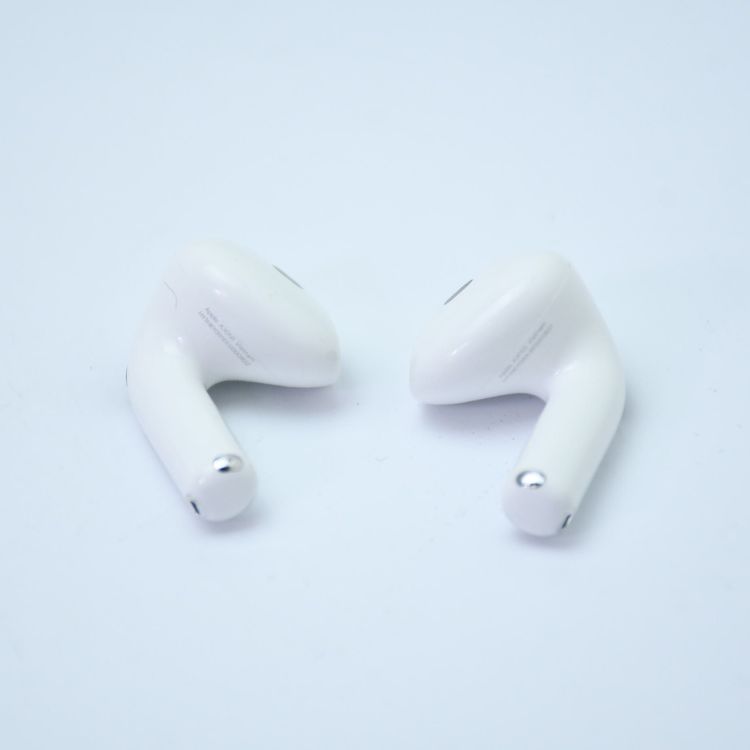 【性能新品同様*一回使用】AirPods 第4世代 ノイズキャンセリング搭載 MXP93J/A