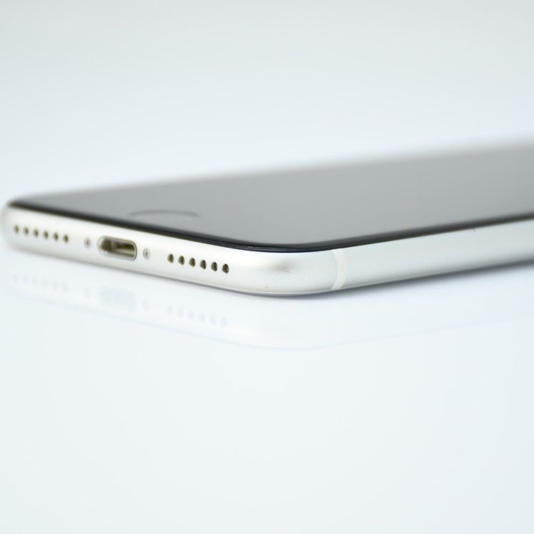 ʡХåƥ꡼84%SIMե꡼ iPhone SE 2 64GB ۥ磻