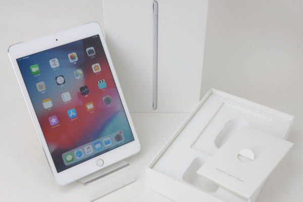 ムスビー｜値下げ＊docomo iPad mini 3 Cellular 16GB シルバー #998  