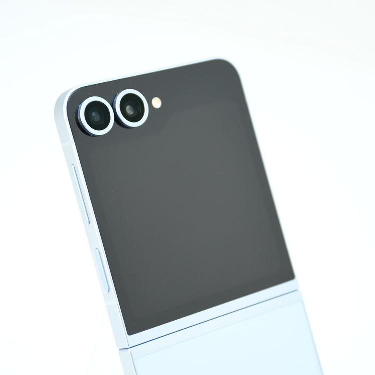 �ڿ���Ʊ�͡�au SIM�ե꡼ Galaxy Z Flip6 SCG29 256GB �֥롼