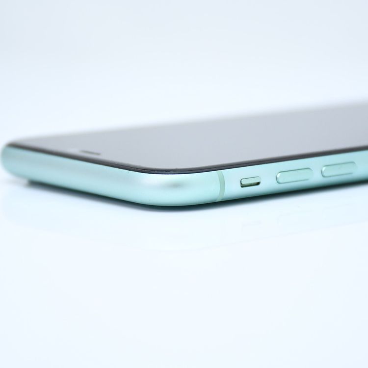 【液晶美品】SIMフリー iPhone11 256GB グリーン