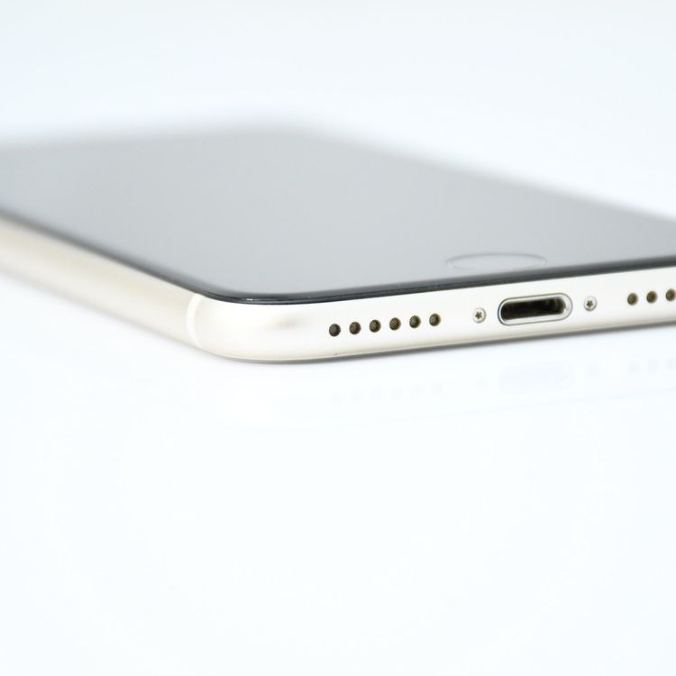 �����ʡ�SIM�ե꡼ iPhoneSE �裳���� 64GB �������饤��