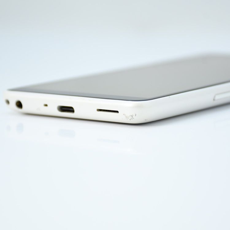 �������ɹ���SIM�ե꡼ docomo arrows Be4 Plus F-41B �ۥ磻��