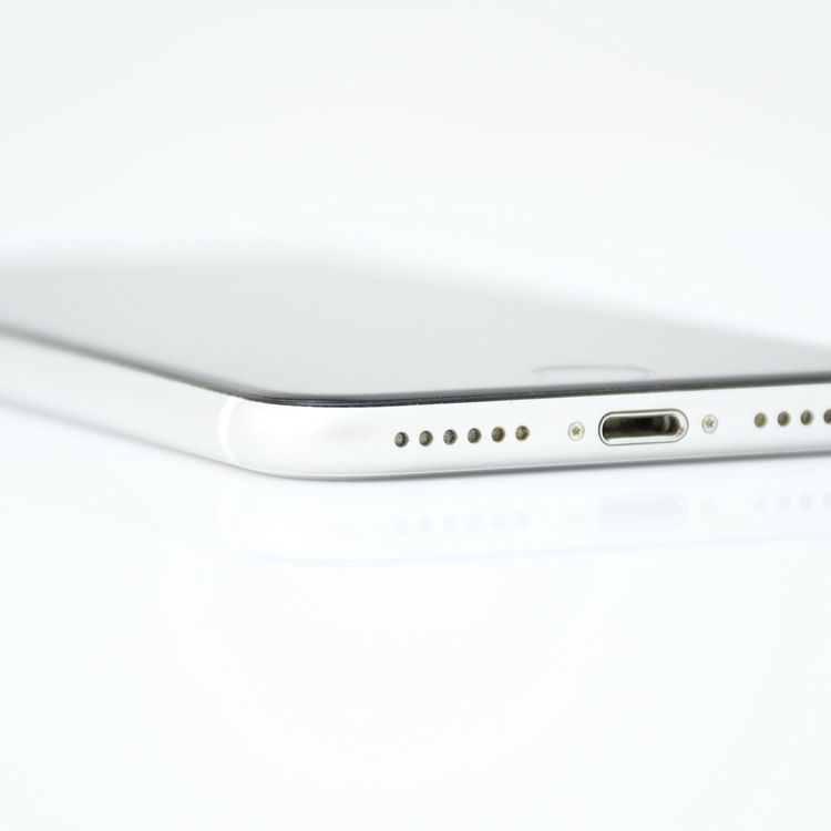 �����ʡ�SIM�ե꡼ iPhone SE �裲���� 64GB �ۥ磻��