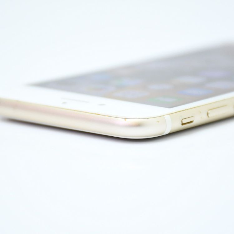 ڥХåƥ꡼ 80SIMե꡼ iPhone7 256GB 