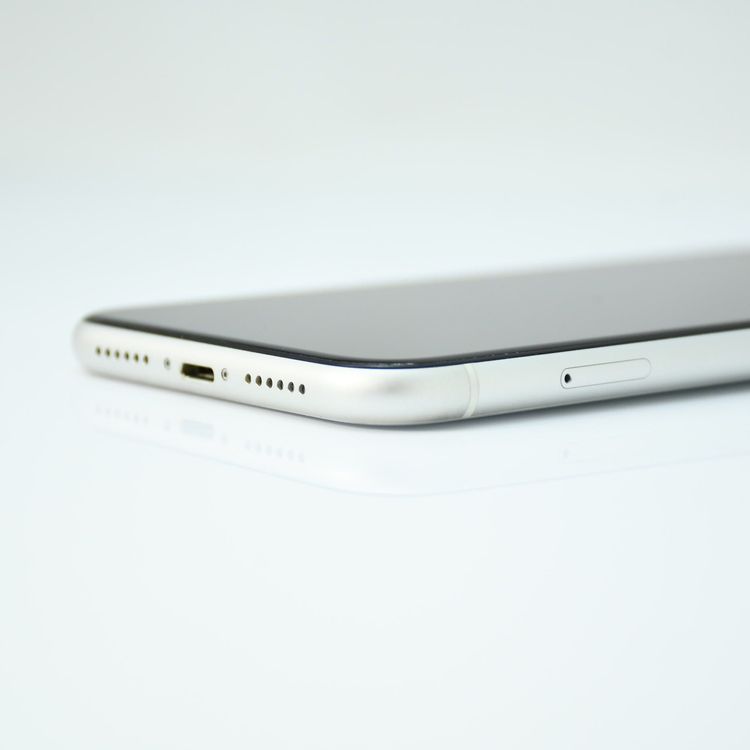 ڽХåƥ꡼82ʡdocomo SIMե꡼ iPhone XR 64GB ۥ磻