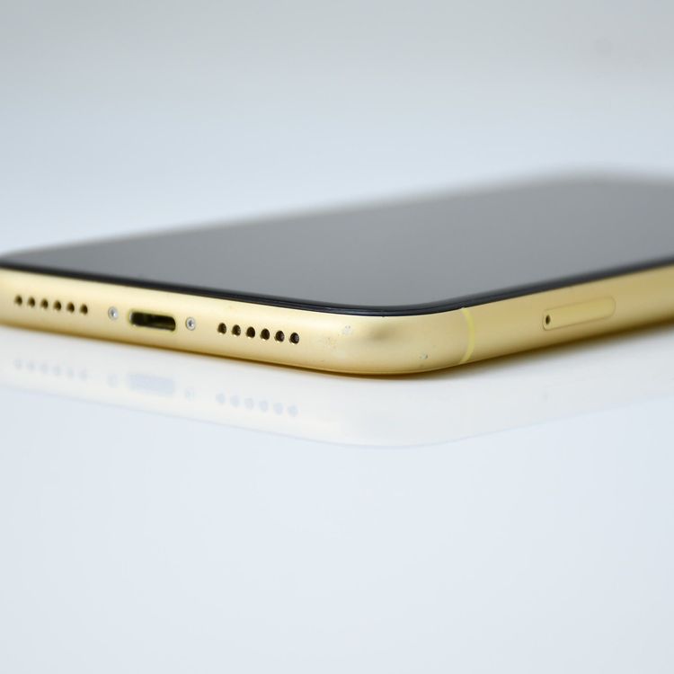 ưġ100 %վʡSIMե꡼ iPhone XR 64GB 