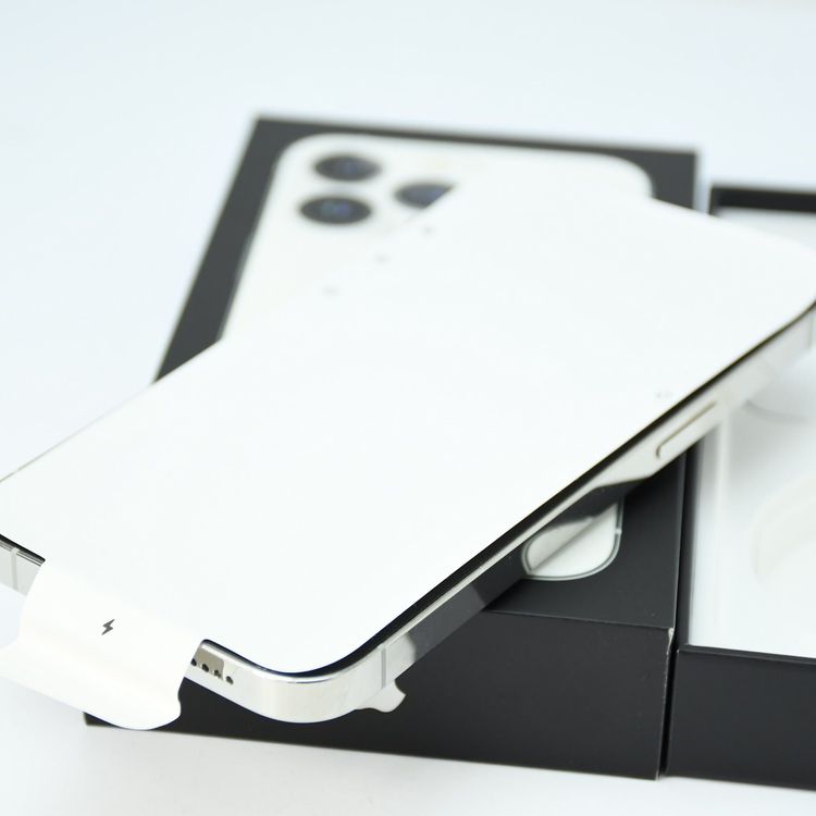 �����ʡ�docomo SIM�ե꡼iPhone13 Pro 256GB ����С�