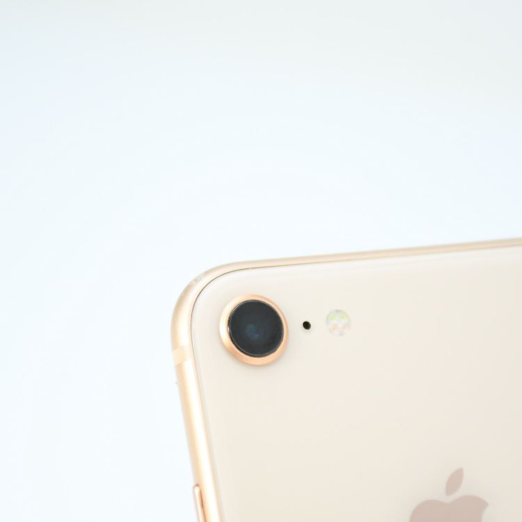 ��ư���ǽ������100���SIM�ե꡼docomo iPhone8 64GB �������