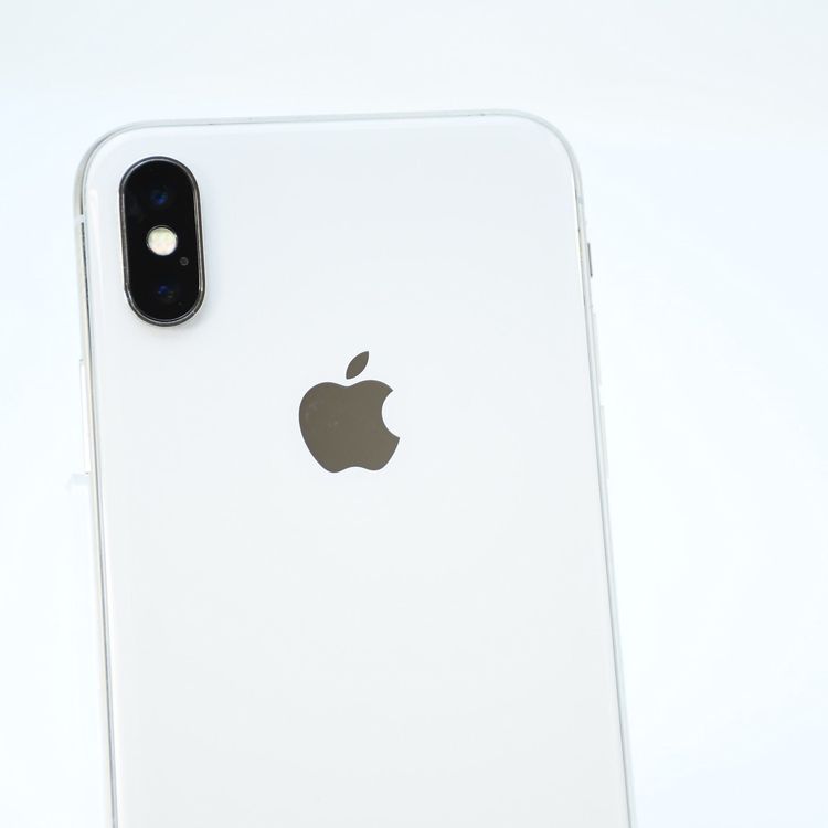 �ڱվ����ʡ������Хåƥ꡼83��� SIM�ե꡼ iPhone X 256GB ����С�