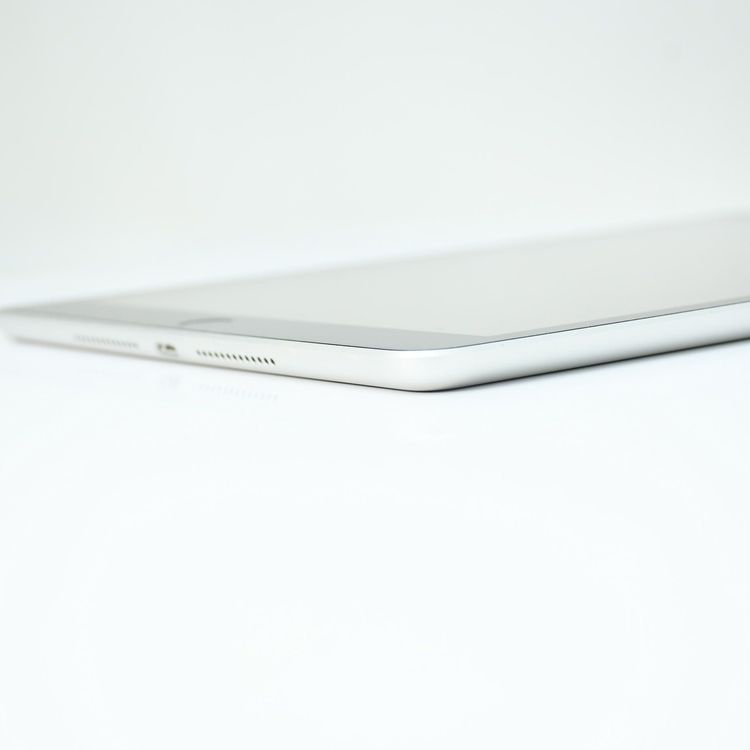 �ڥХåƥ꡼��������92������ʡ�iPad ��9���� 64GB ����С� Wi-Fi��ǥ�